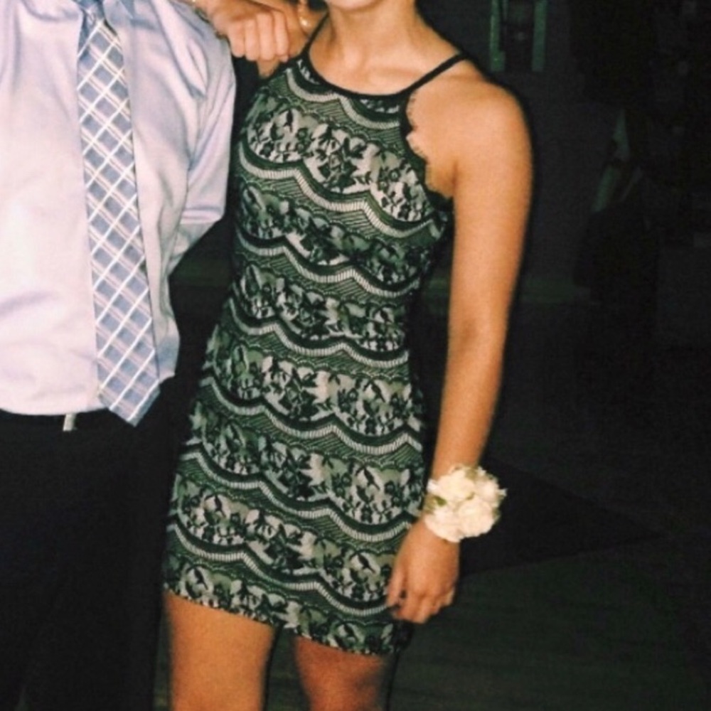 Lace bodycon dress